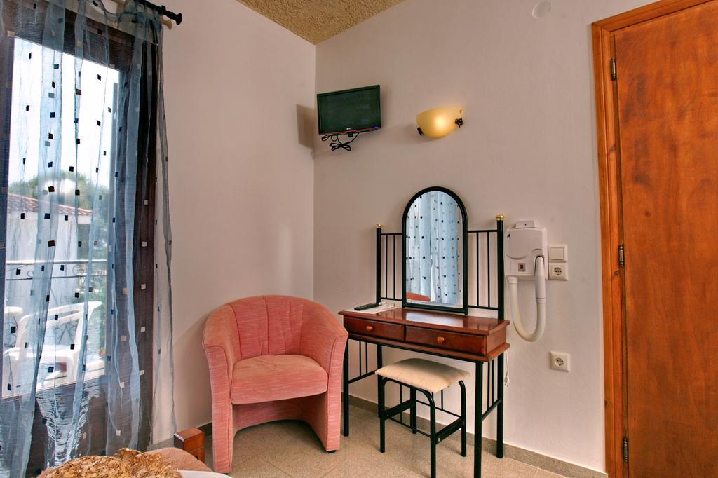 Hotel Pela Skala Kallonis Eksteriør billede